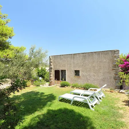 Holiday home Delphino - Rei253 By Interhome